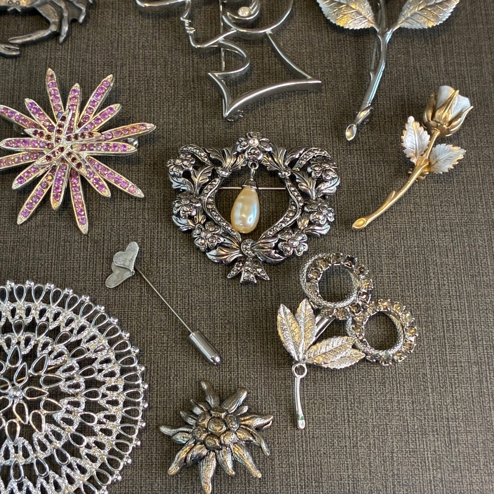 Vintage Silver Tone Brooch Lot 18pc Rhinestone Figural Floral Some Signed - Picture 7 of 16